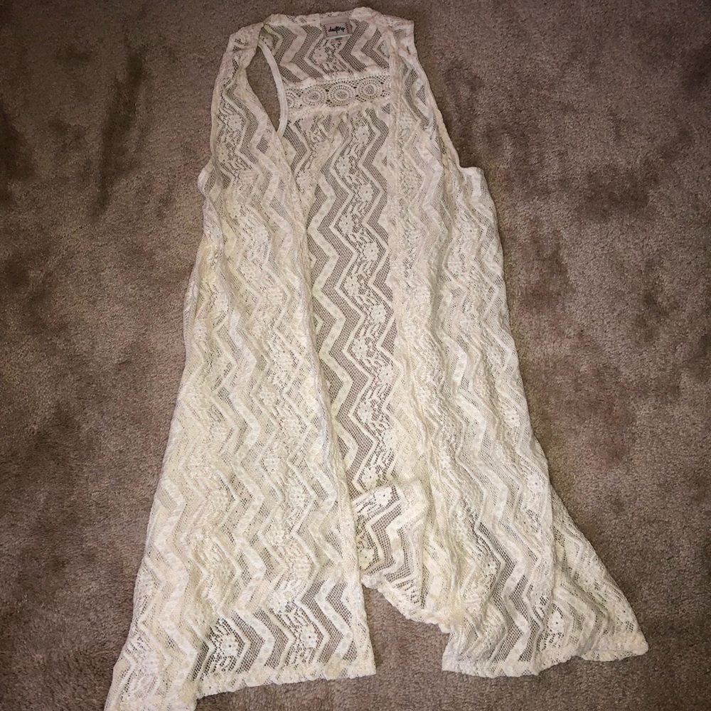 🔴 Daytrip by Buckle vest - Size Small